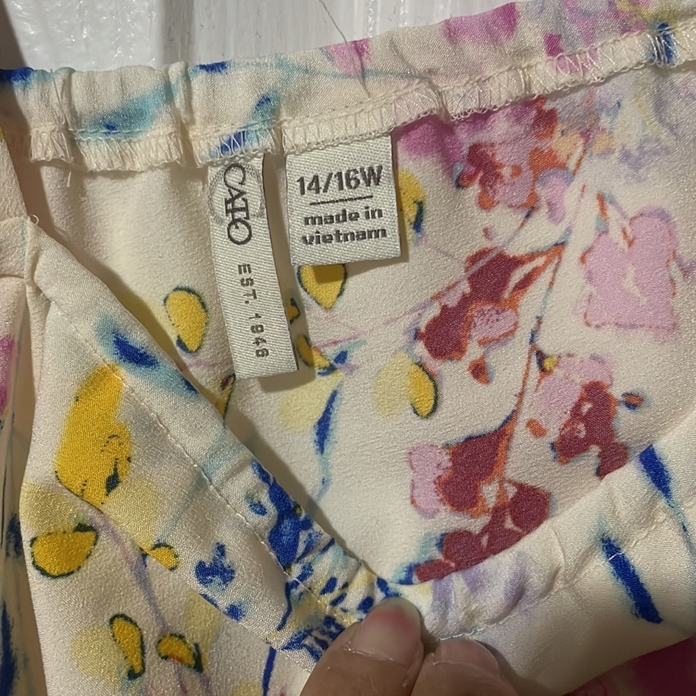 1. Cato floral blouse asymmetrical. - Picture 8 of 8